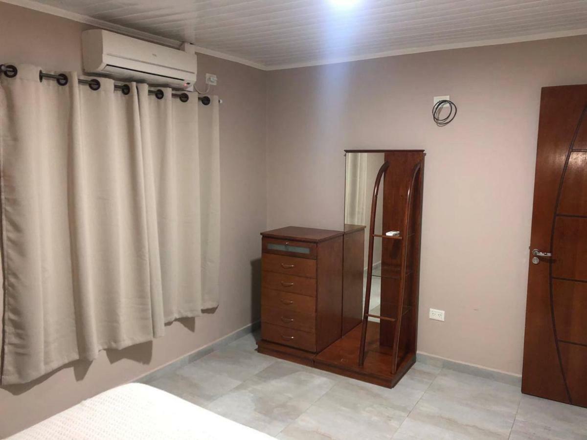 Вилла Casa Centrica Con Yacuzzi !!! Пуэрто-Игуасу Экстерьер фото